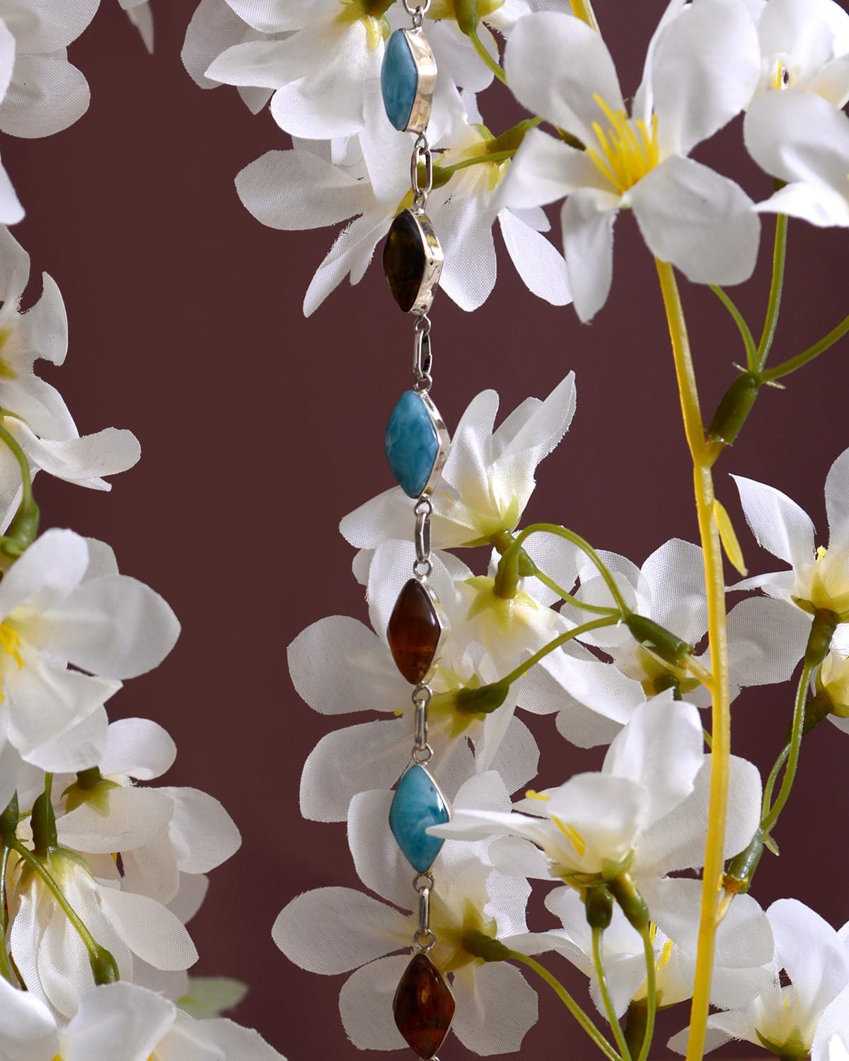 Exclusiva pulsera de plata de ley 925 con larimar natural y ámbar, 20 cm de elegancia artesanal.