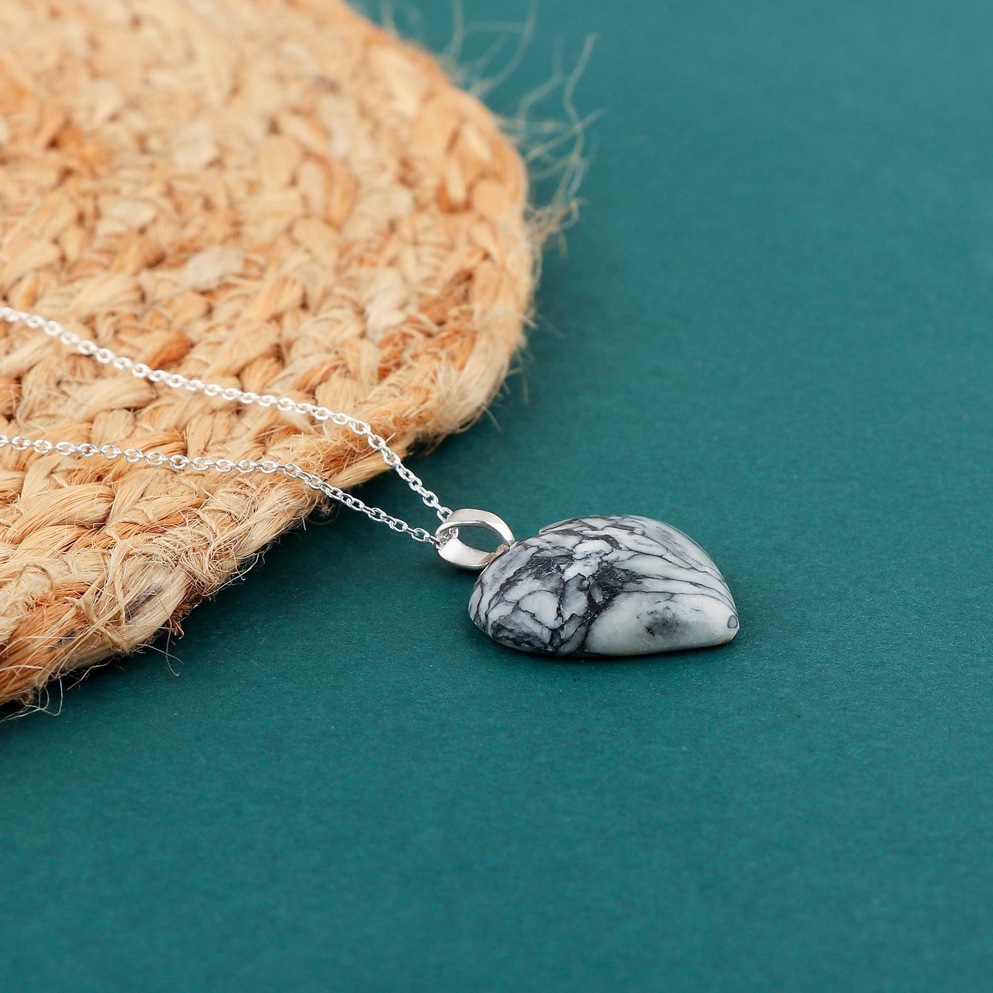 Collar con colgante ovalado de larimar dominicano YASHEE AA+, latón plateado, extensión de 40,6 cm + 5 cm, cabujón pulido de 18-25 mm, regalo diario para mujer. 